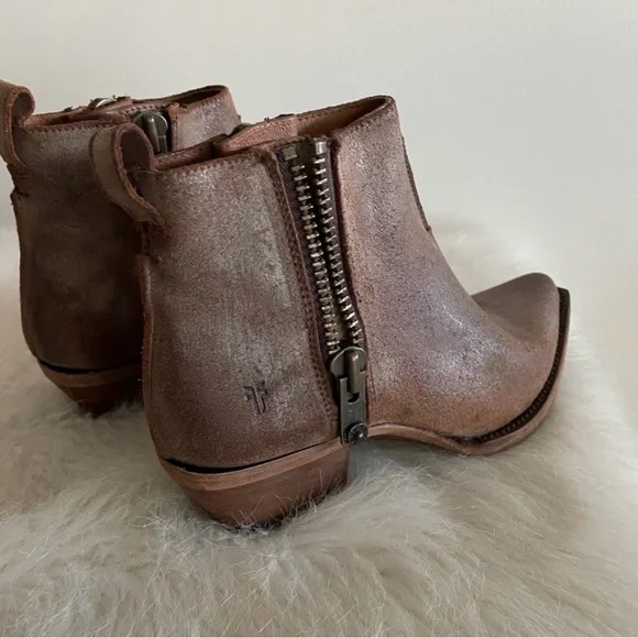 FRYE Women's Chocolate Genuine Leather Ankle Booties - Picture 2 of 11